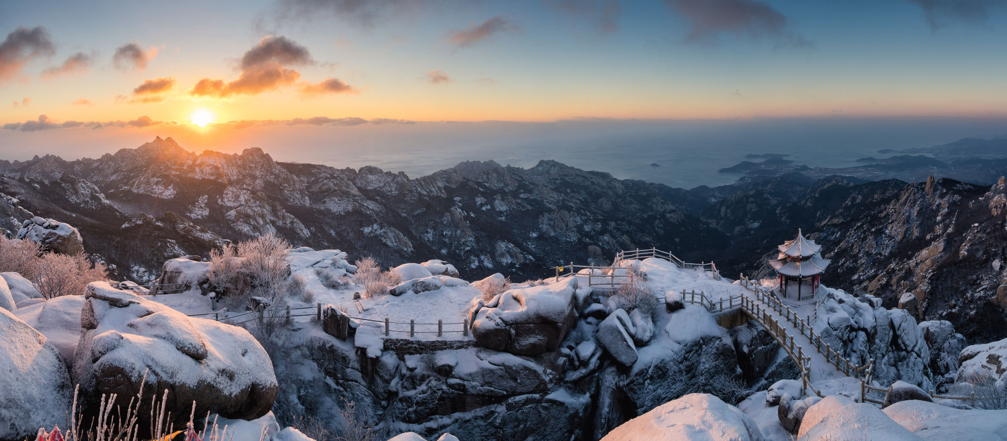 青岛崂山日出全景