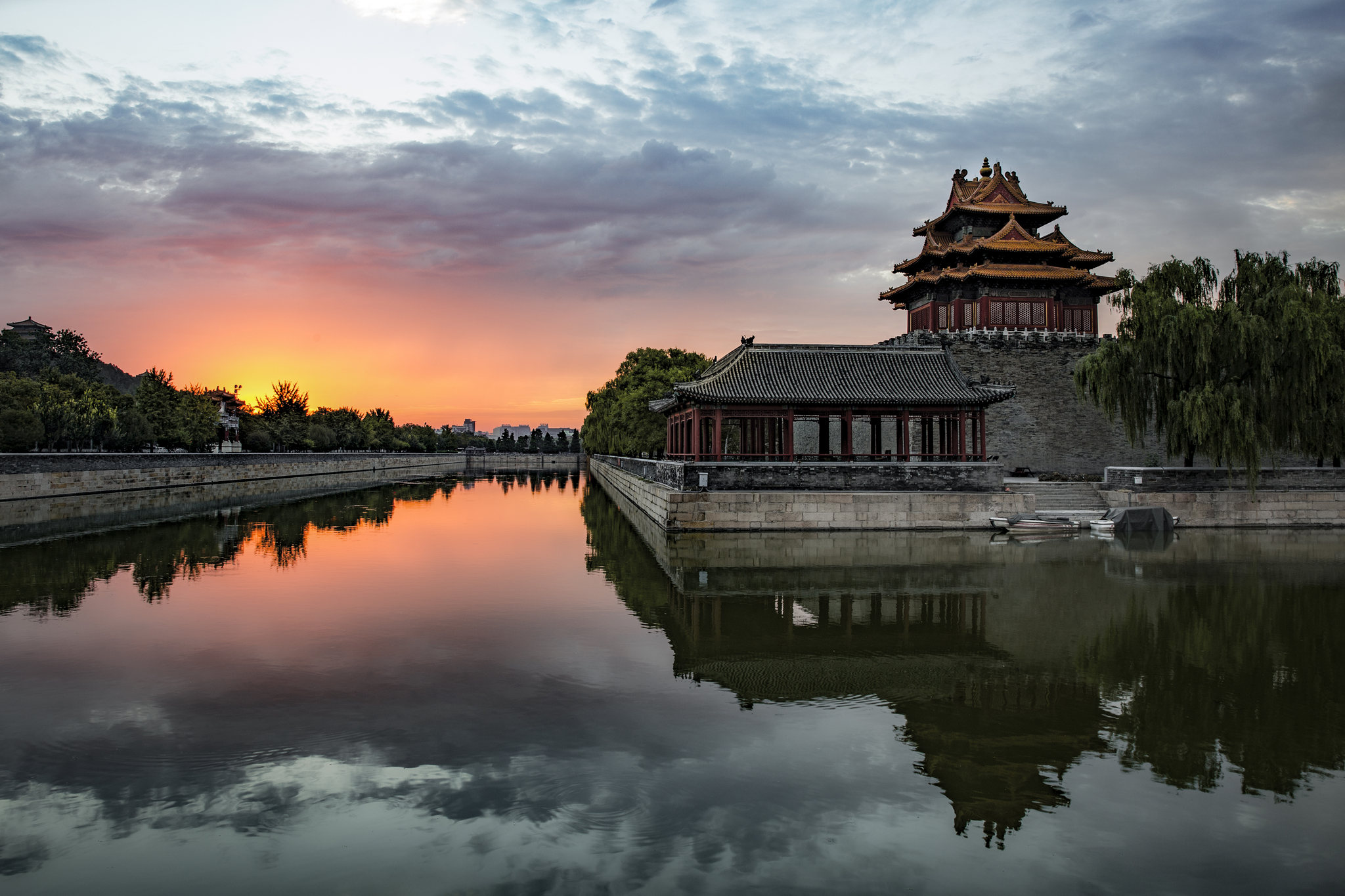 刘开友《角楼日出》北京角楼