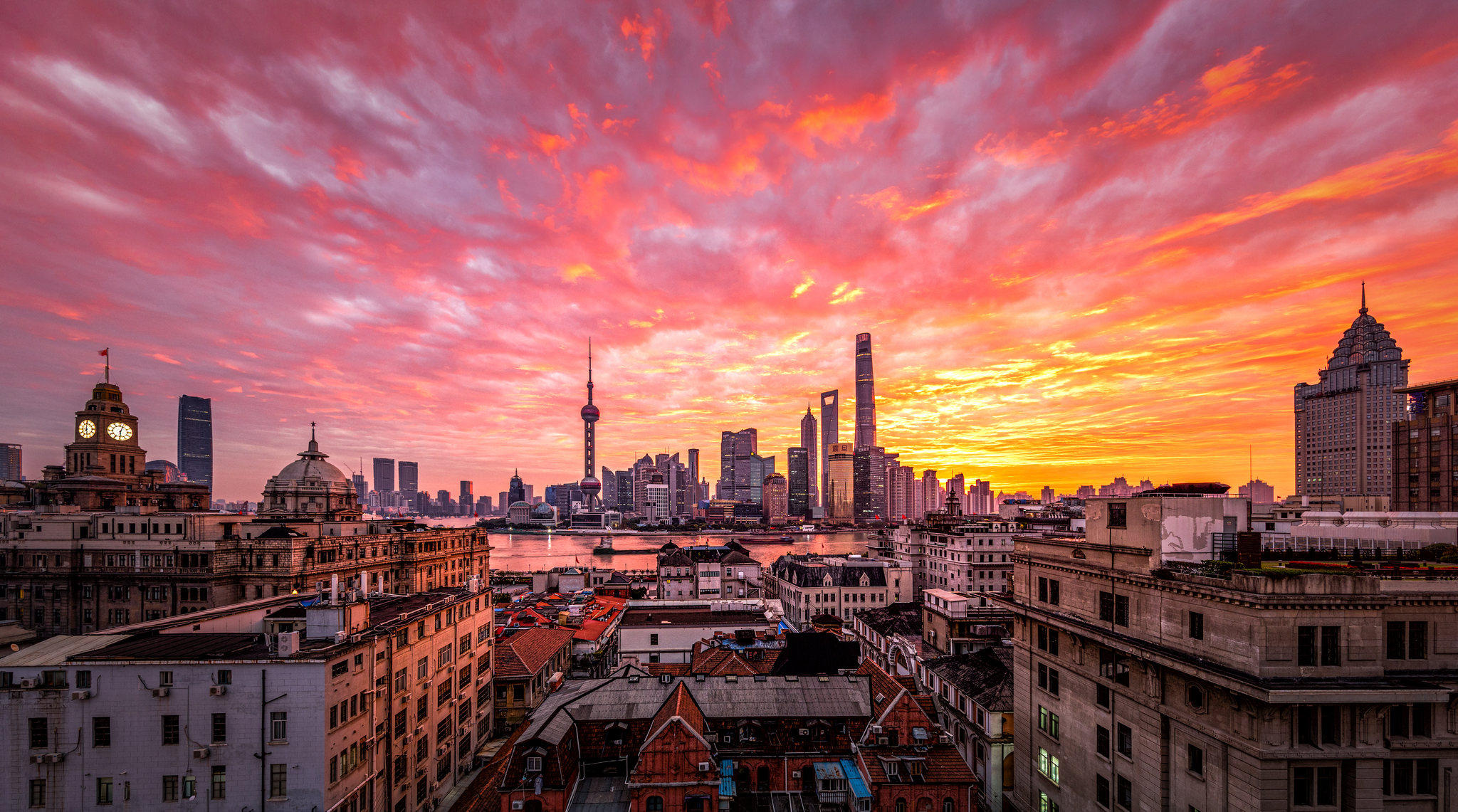 日出东方 red shanghai