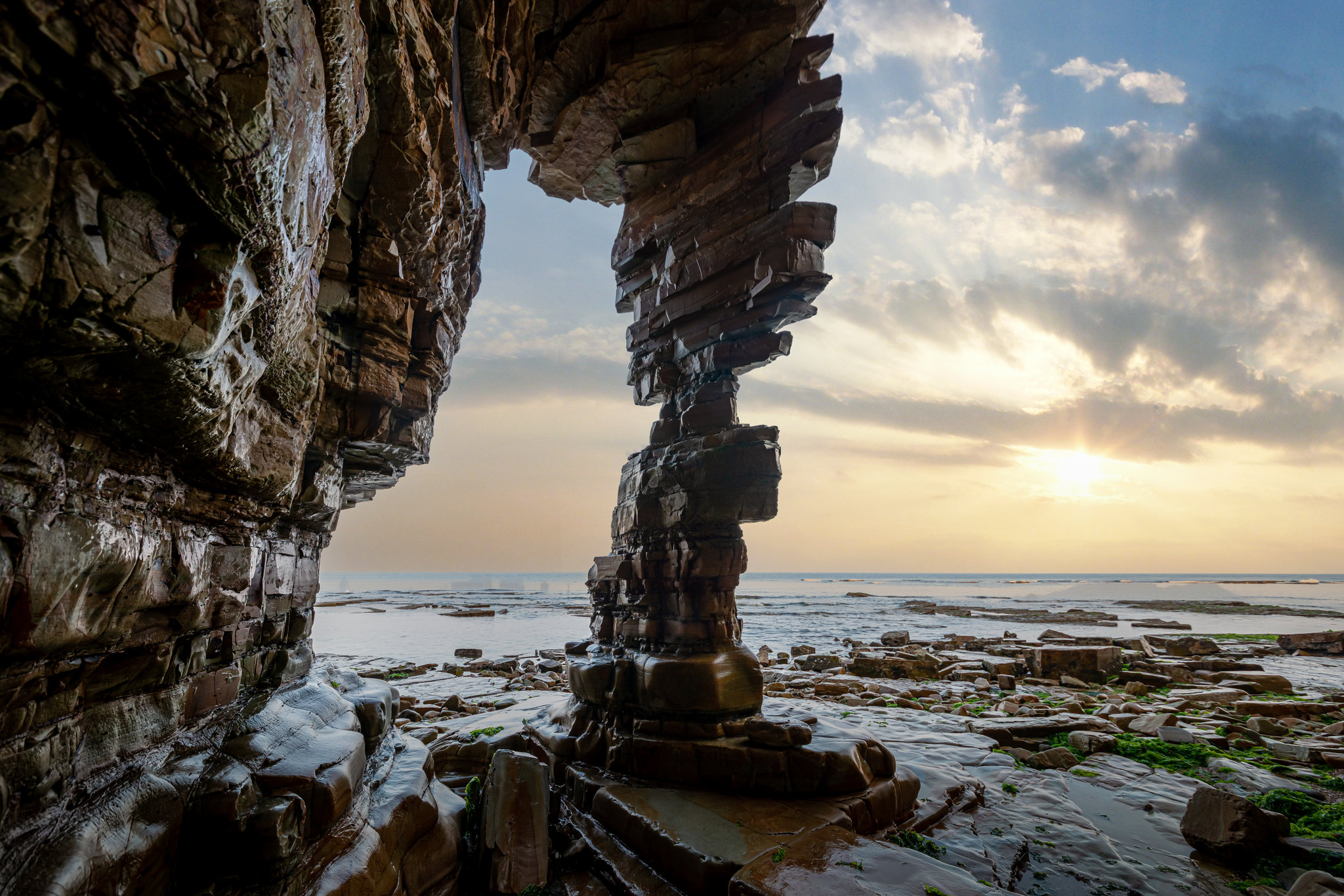 一柱擎天(摄于大连排石岛)