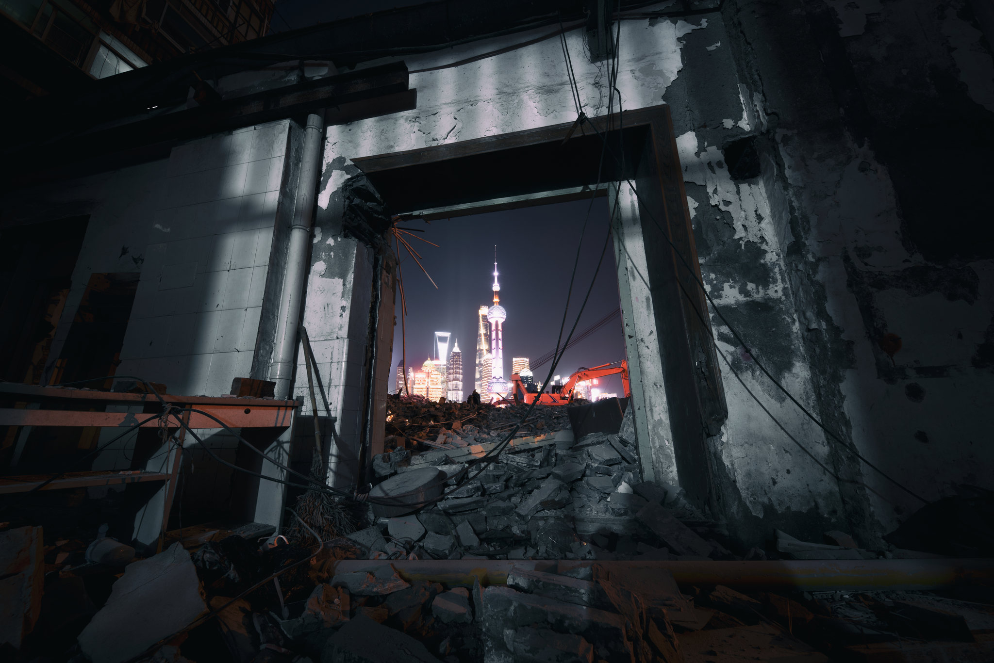 万丈高楼平地起废墟中的陆家嘴