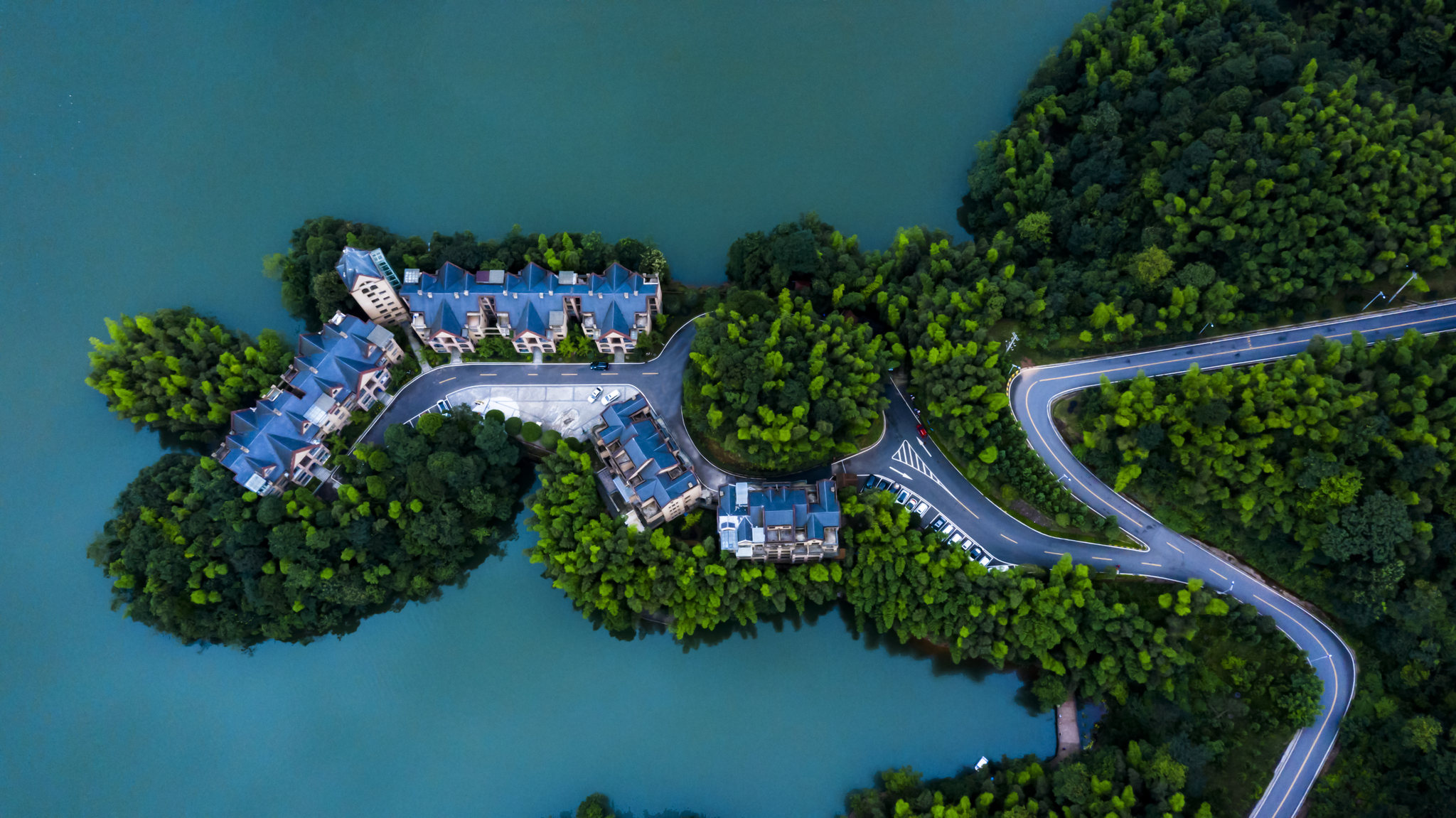 《家园》此片拍摄的是贵州省赤水市天岛湖一景.