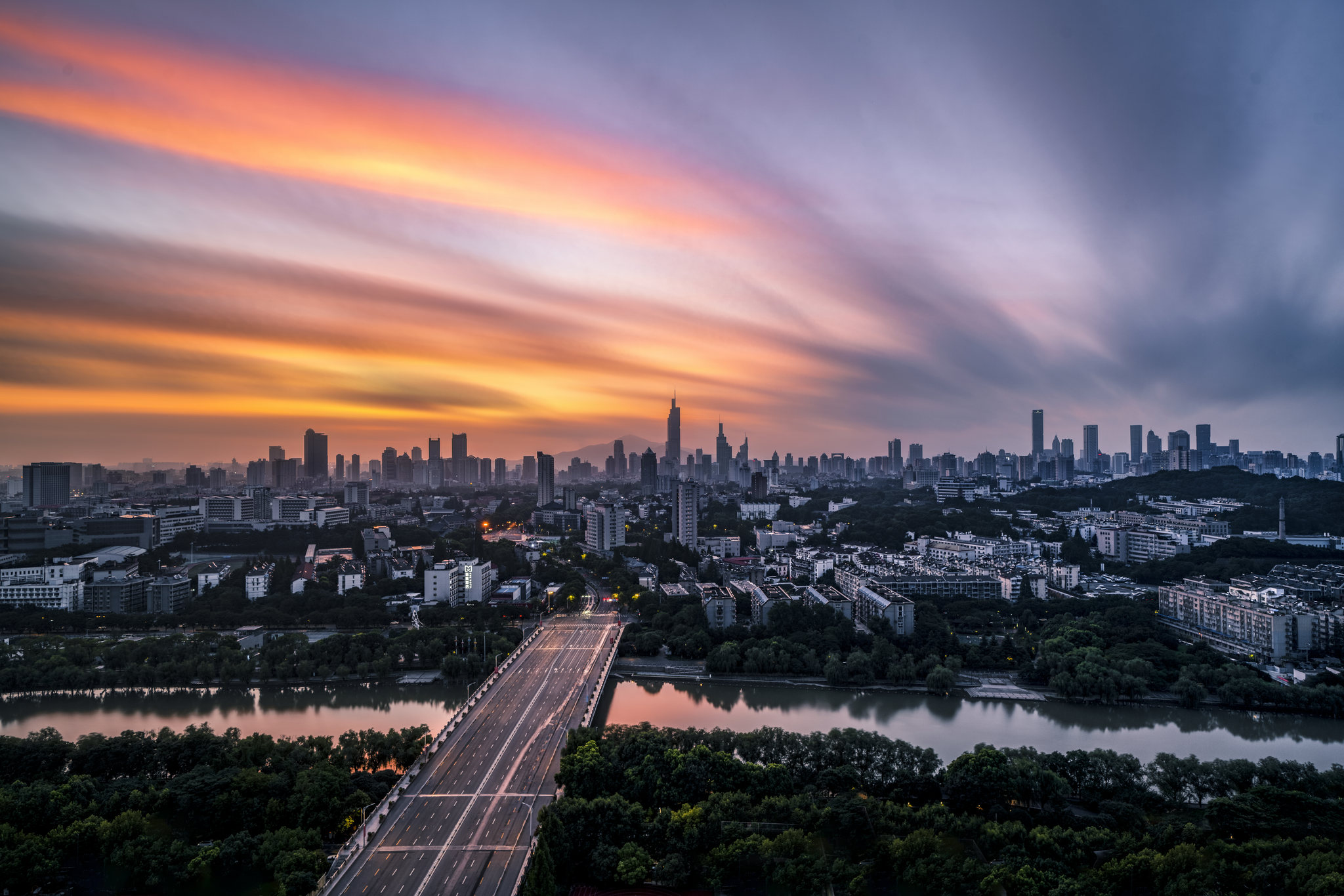 南京日出城市天际线