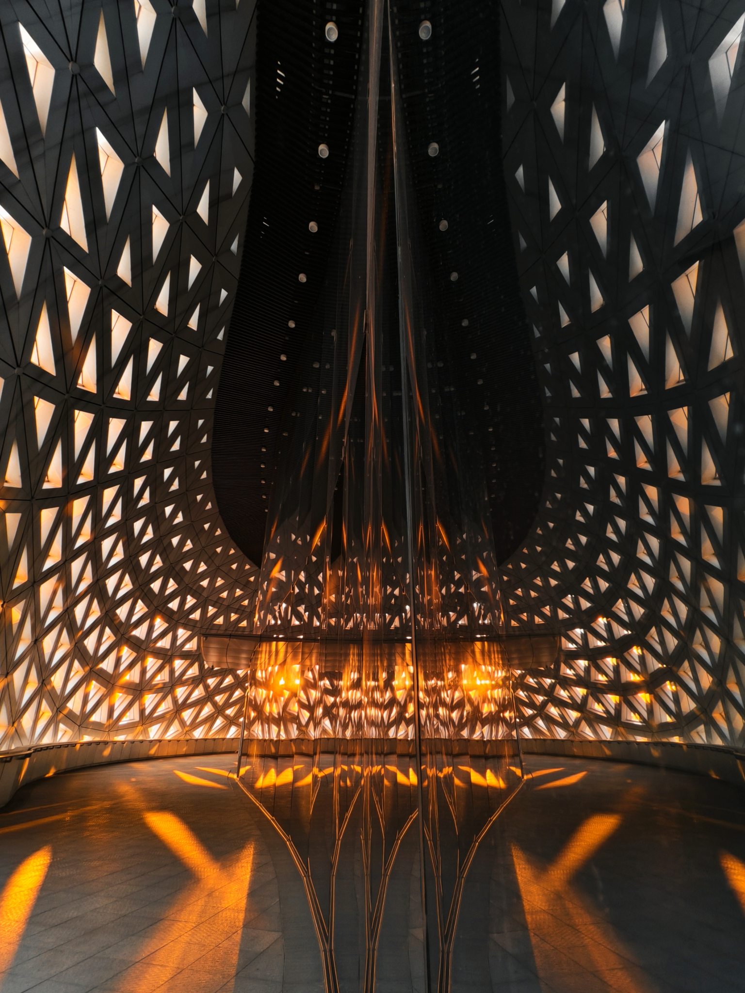 杭州金沙湖大剧院的光影