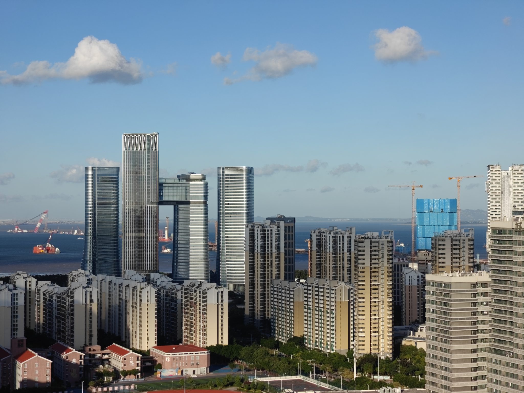 厦门观音山营运中心cbd 在建中的厦金大桥