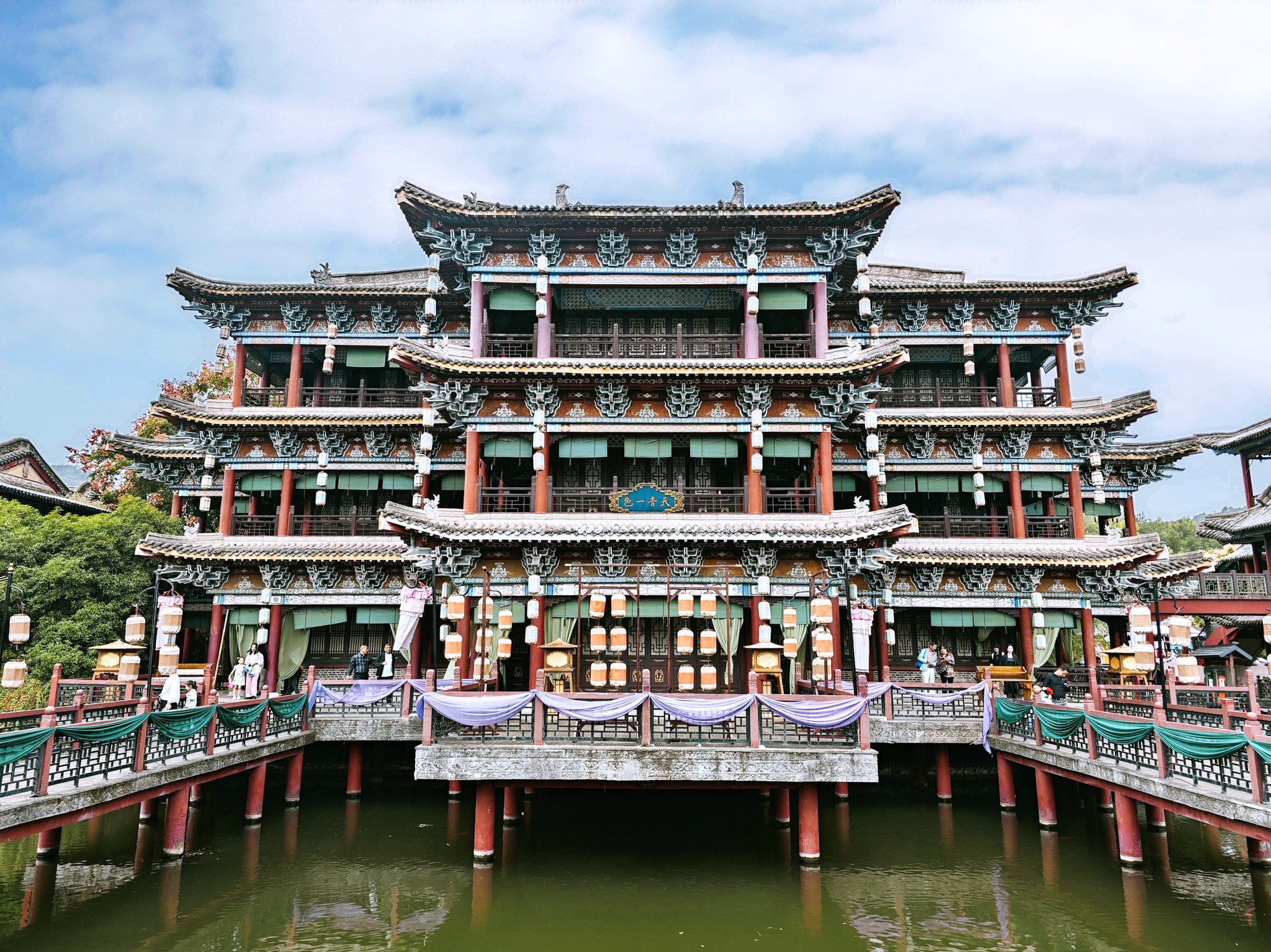 横店影视城清明上河图景区内的古代建筑