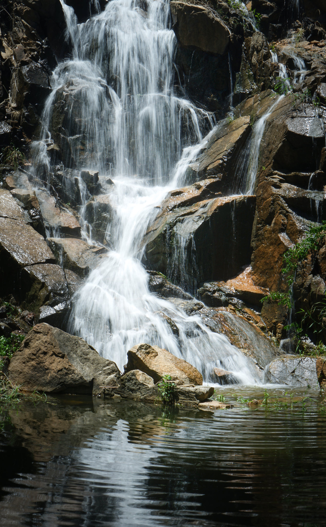 淄博博山王母池景区瀑布飞流