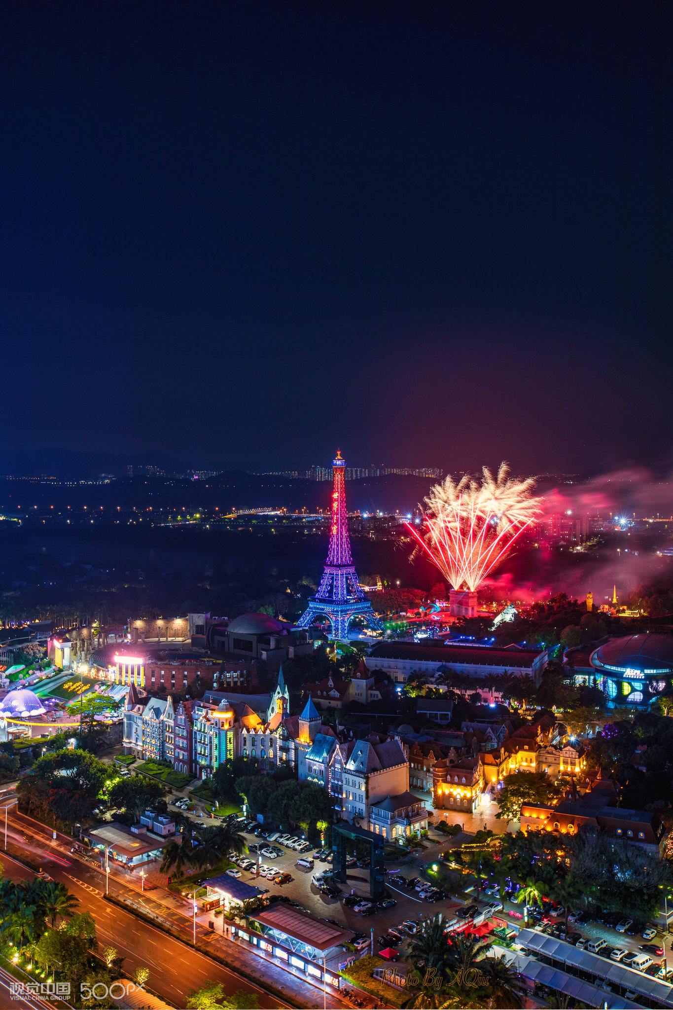 深圳地标世界之窗夜晚的烟花