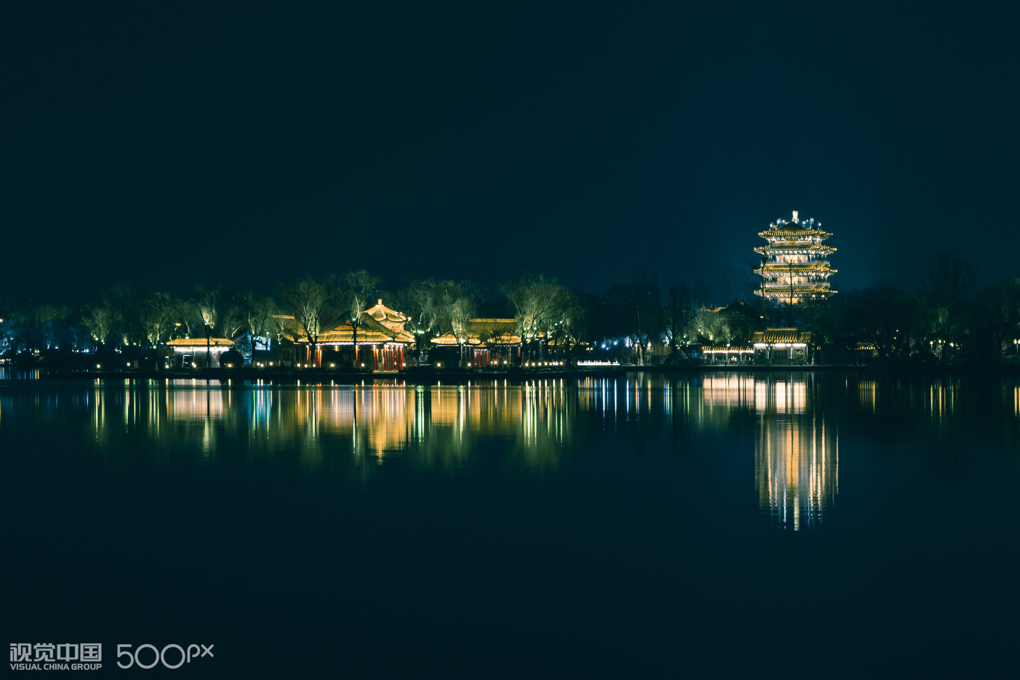大明湖夜景