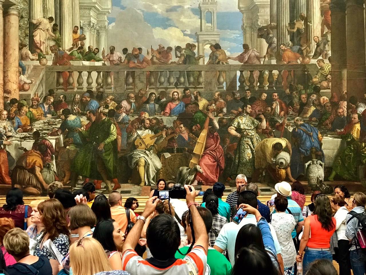 《加纳的婚宴》油画前