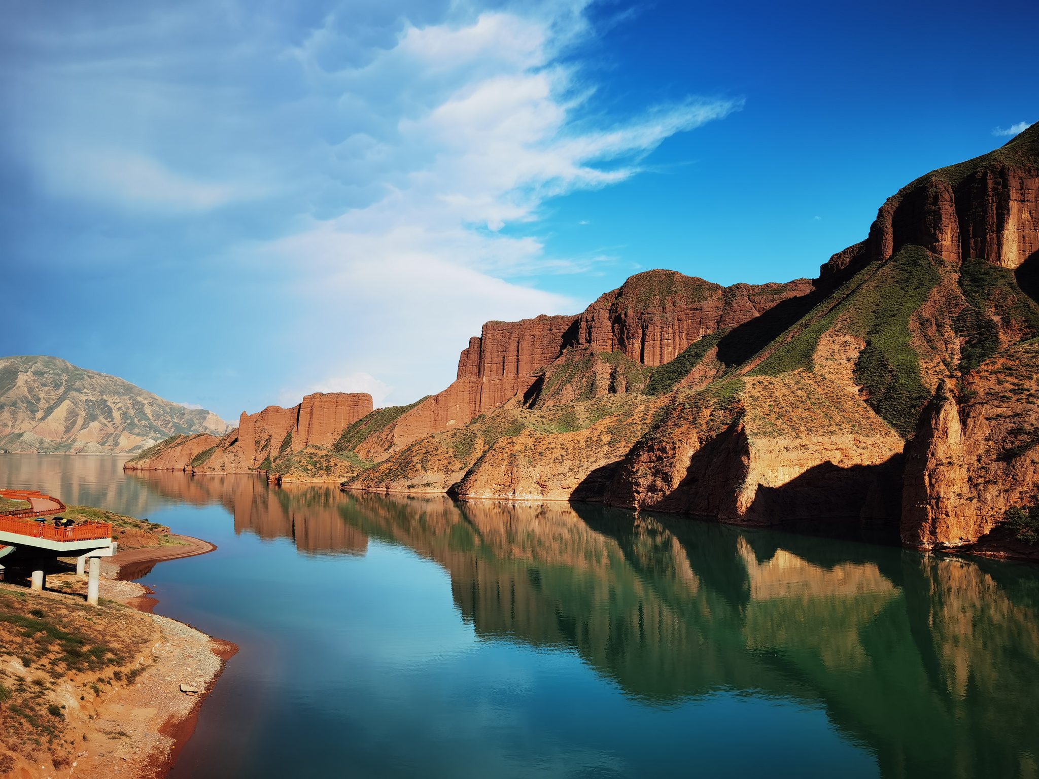 坎布拉国家森林公园风光系列之丹霞地貌李家峡水库青海省黄南藏族自治