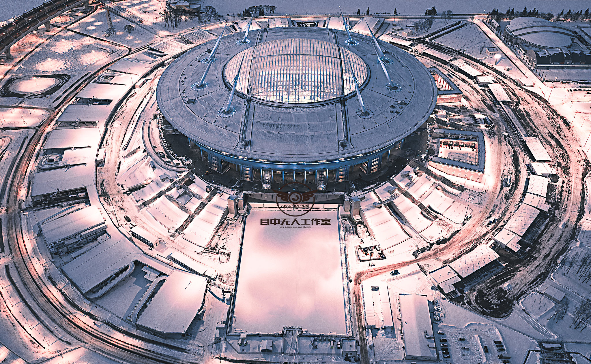 圣彼得堡体育场是俄罗斯最大的球场之一.