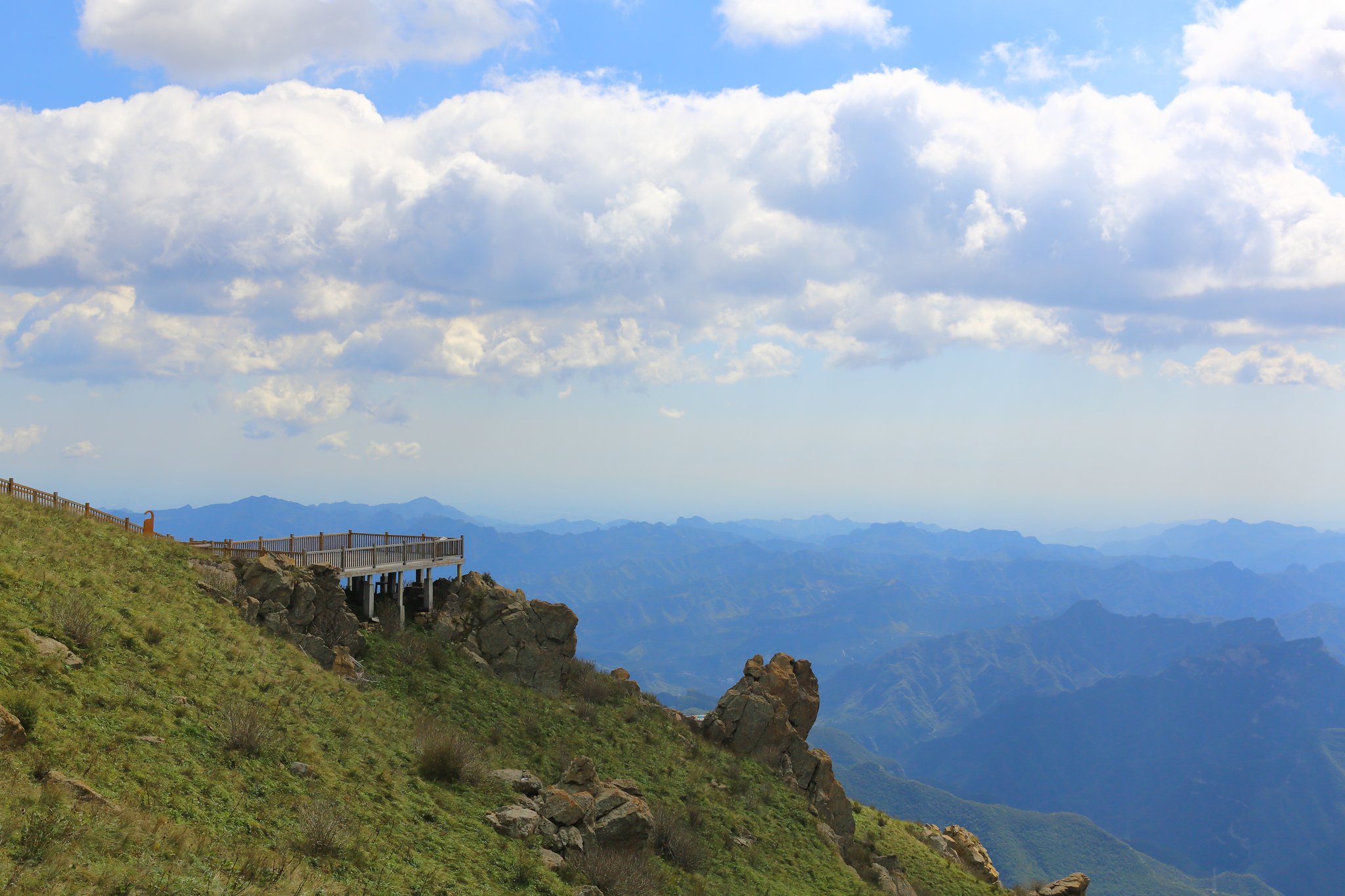 河北茶山夏季风光