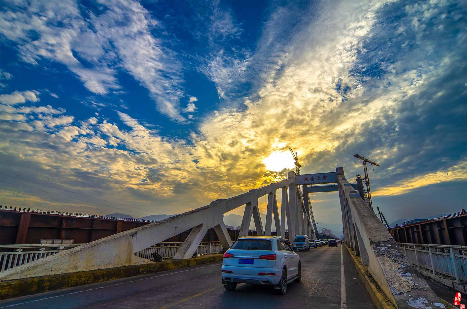 金色曙光里的新旧洪塘大桥,福州西部风光333