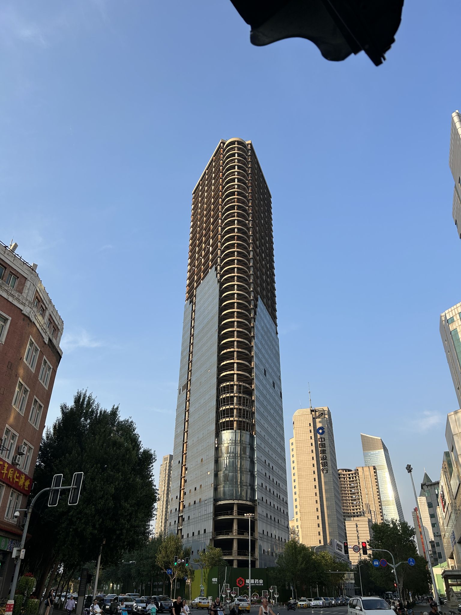 辽宁省沈阳市中山路摩天大楼街景