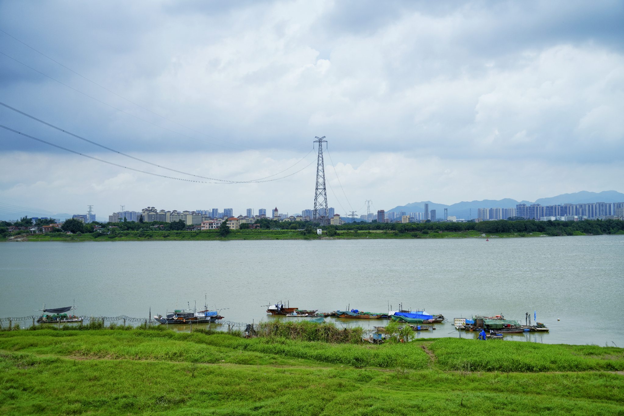 摄于三水芦苞北江大堤