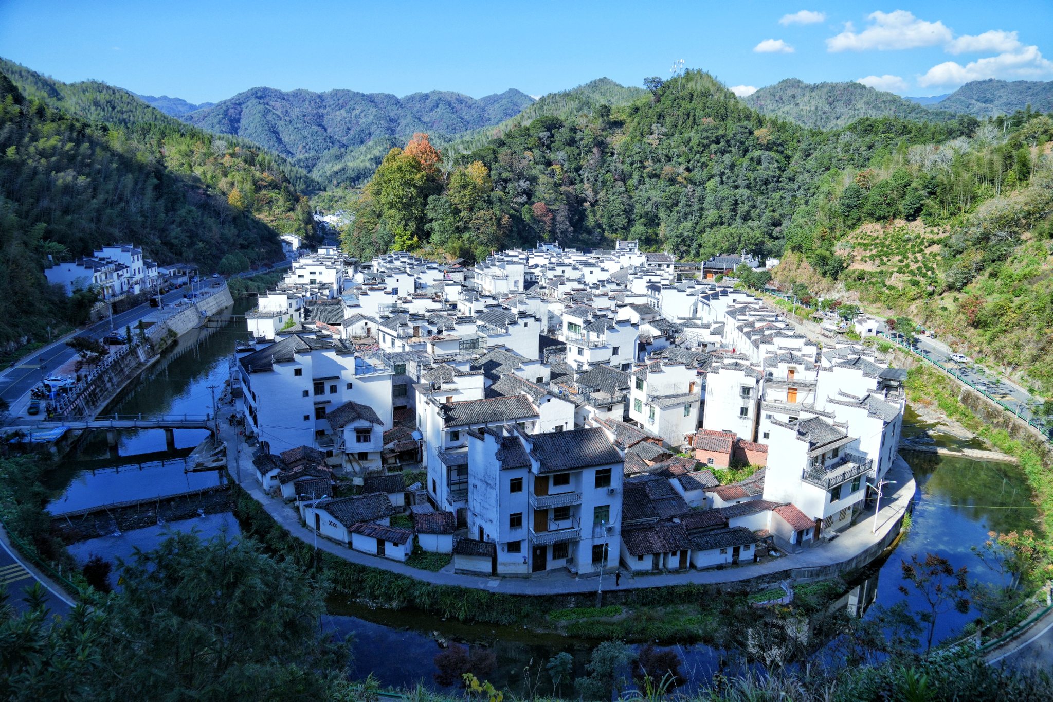 菊径村(徽州古村落,被称为中国最圆的村庄,始建于南宋). 婺源