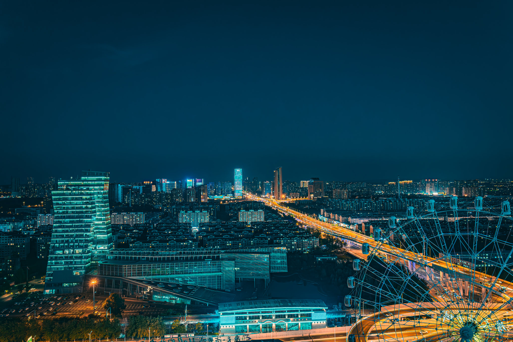青橙色调长春夜景