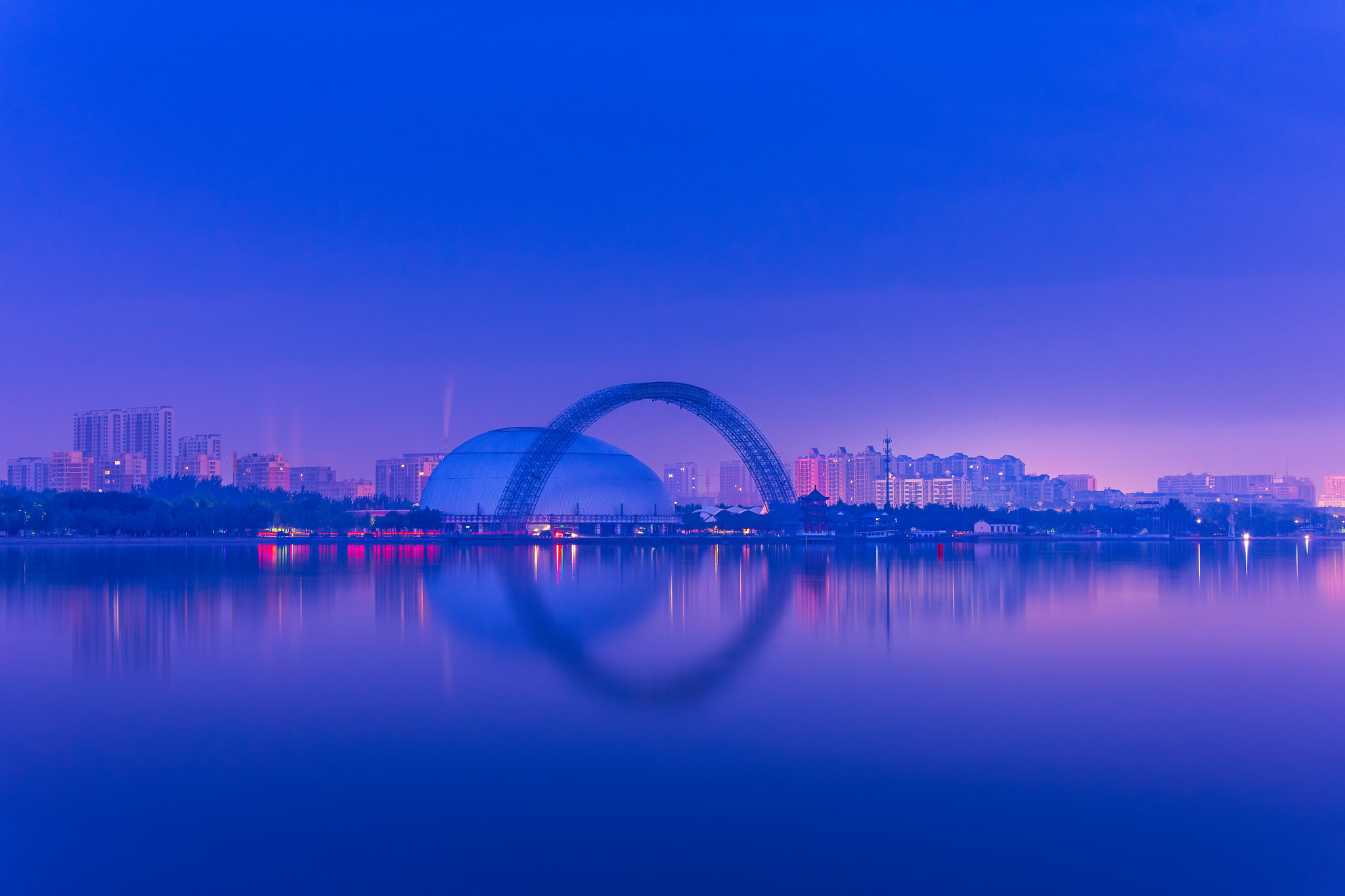 东昌湖畔水城明珠大剧场秋天黎明时分24.10