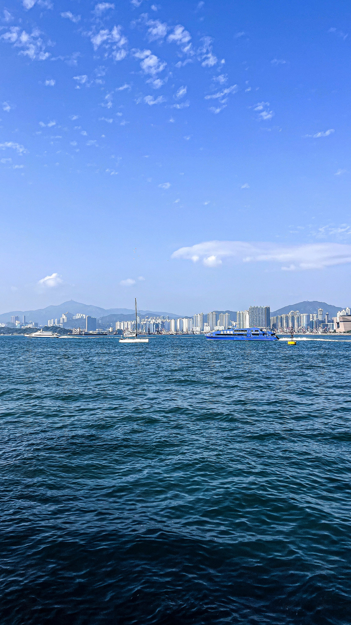 香港海边的城市风光