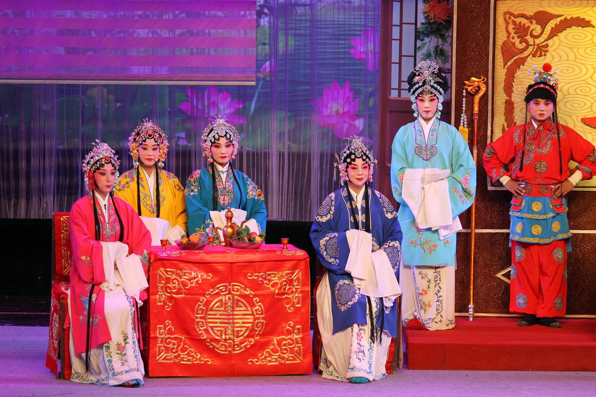 河南许昌:"中原文化大舞台"好戏连台 传统豫剧《五世请缨》