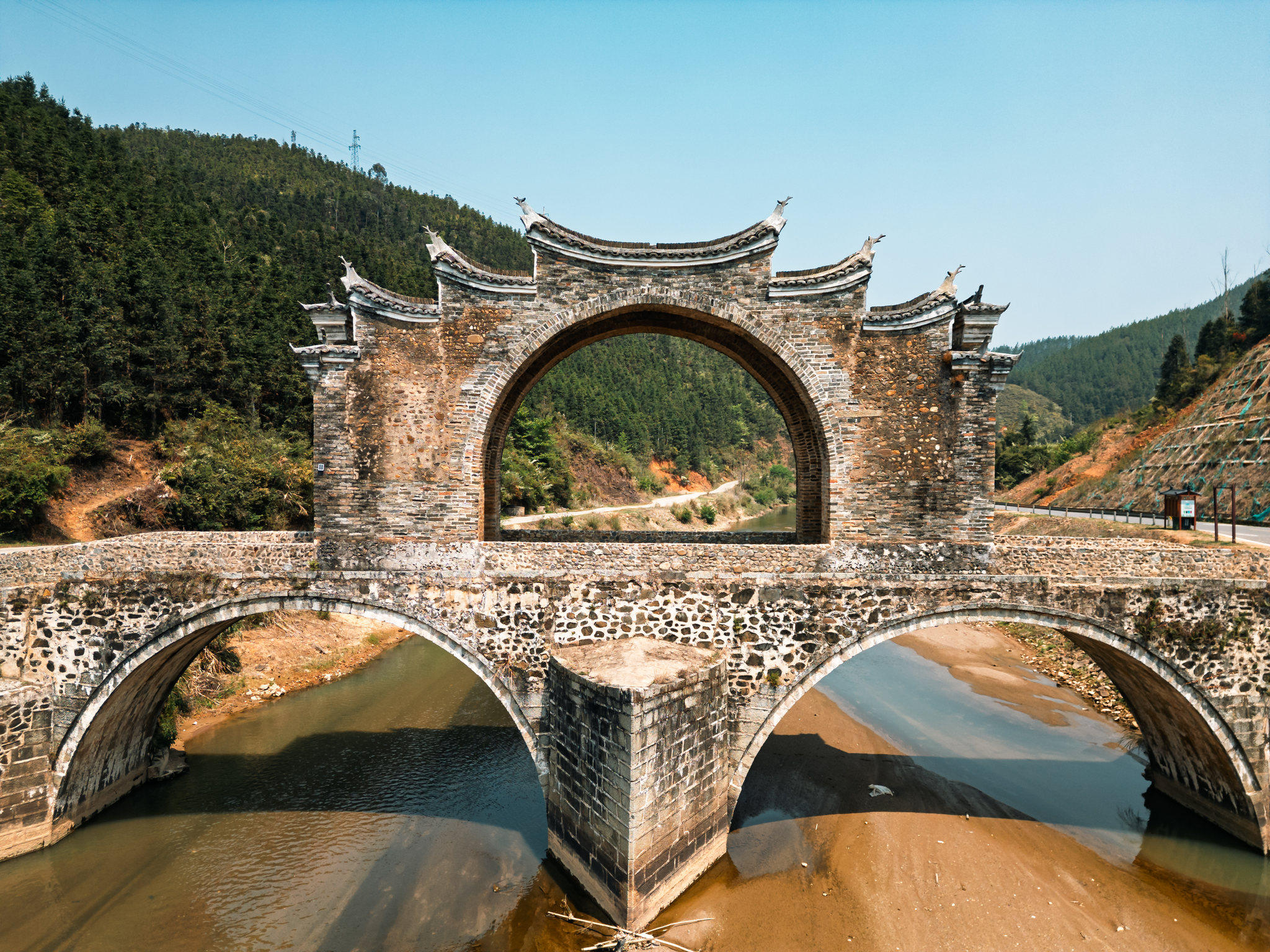 江西省赣州市龙南的太平桥,最早为明正德年间王阳明所建,现存为清嘉庆