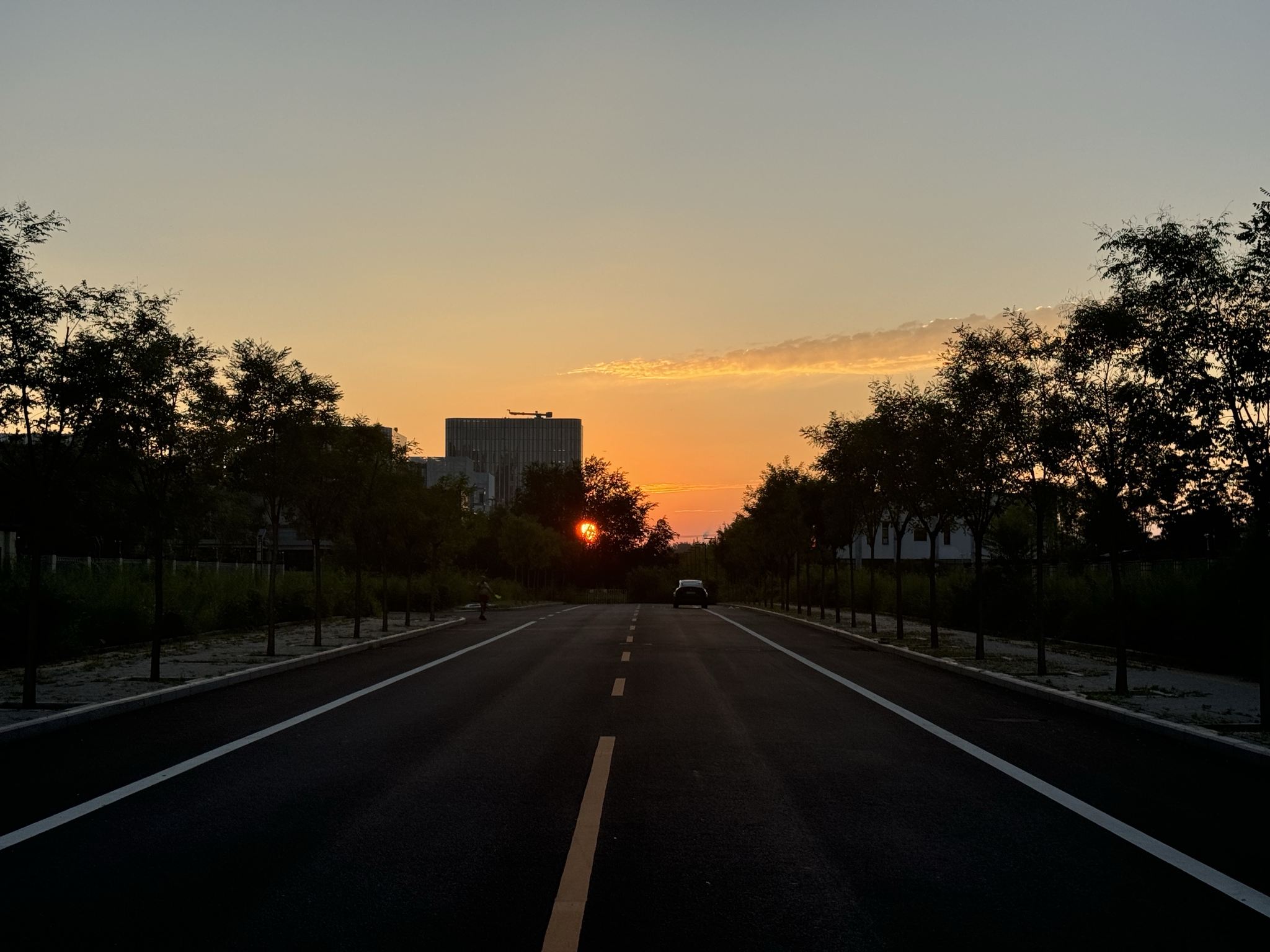 早晨公路日出图片图片