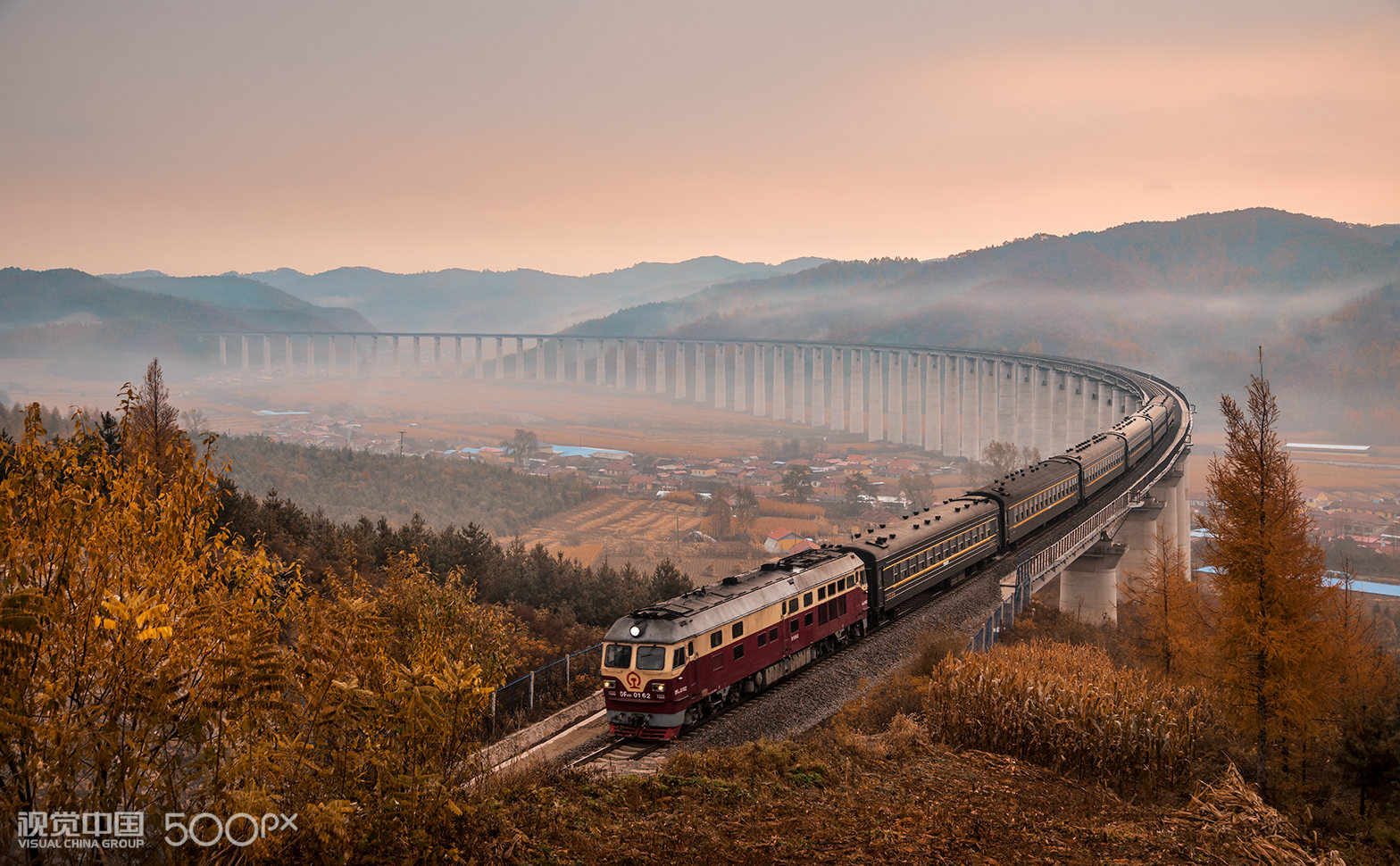 开往秋天的列车