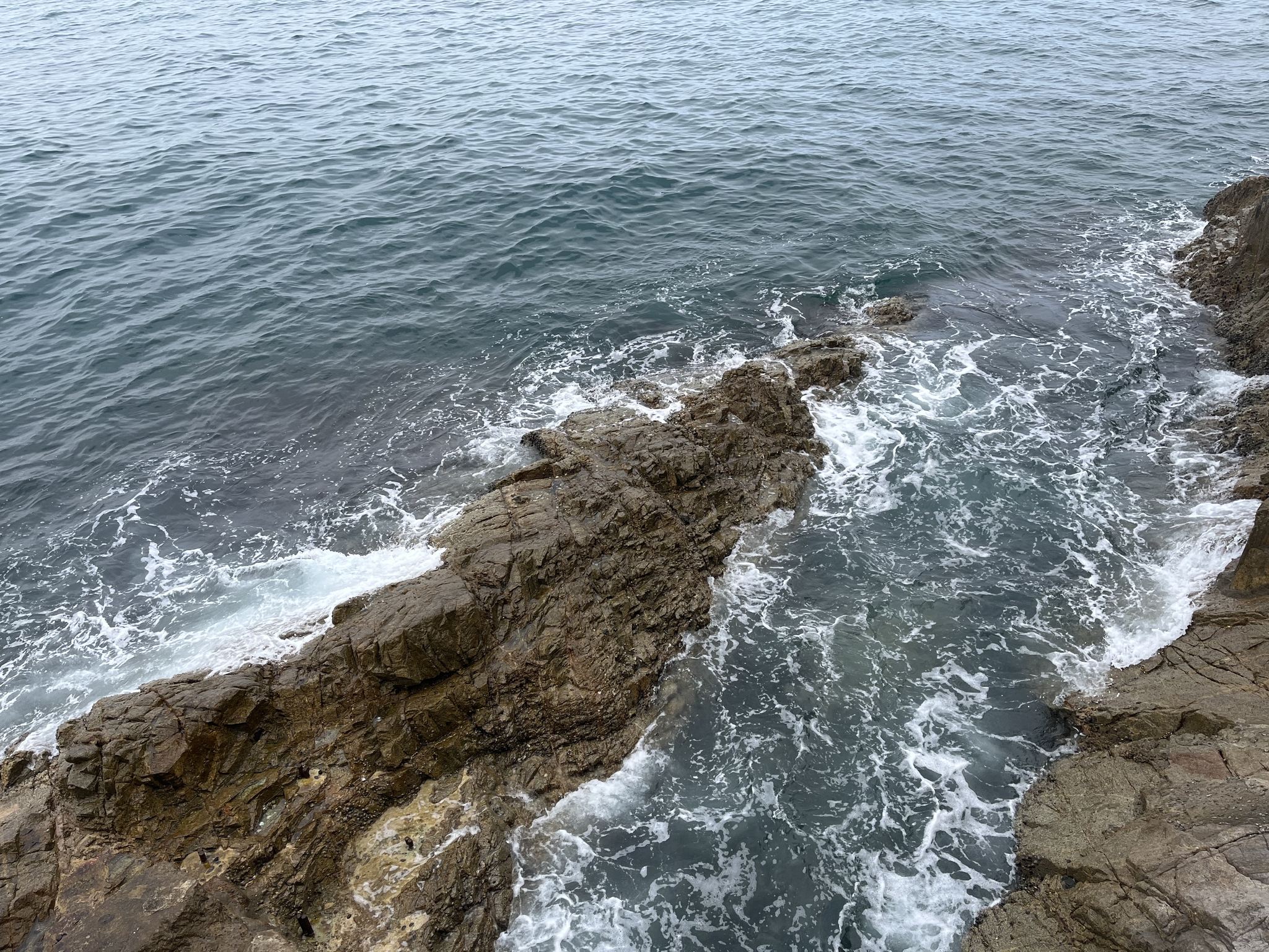 海浪拍打礁石08