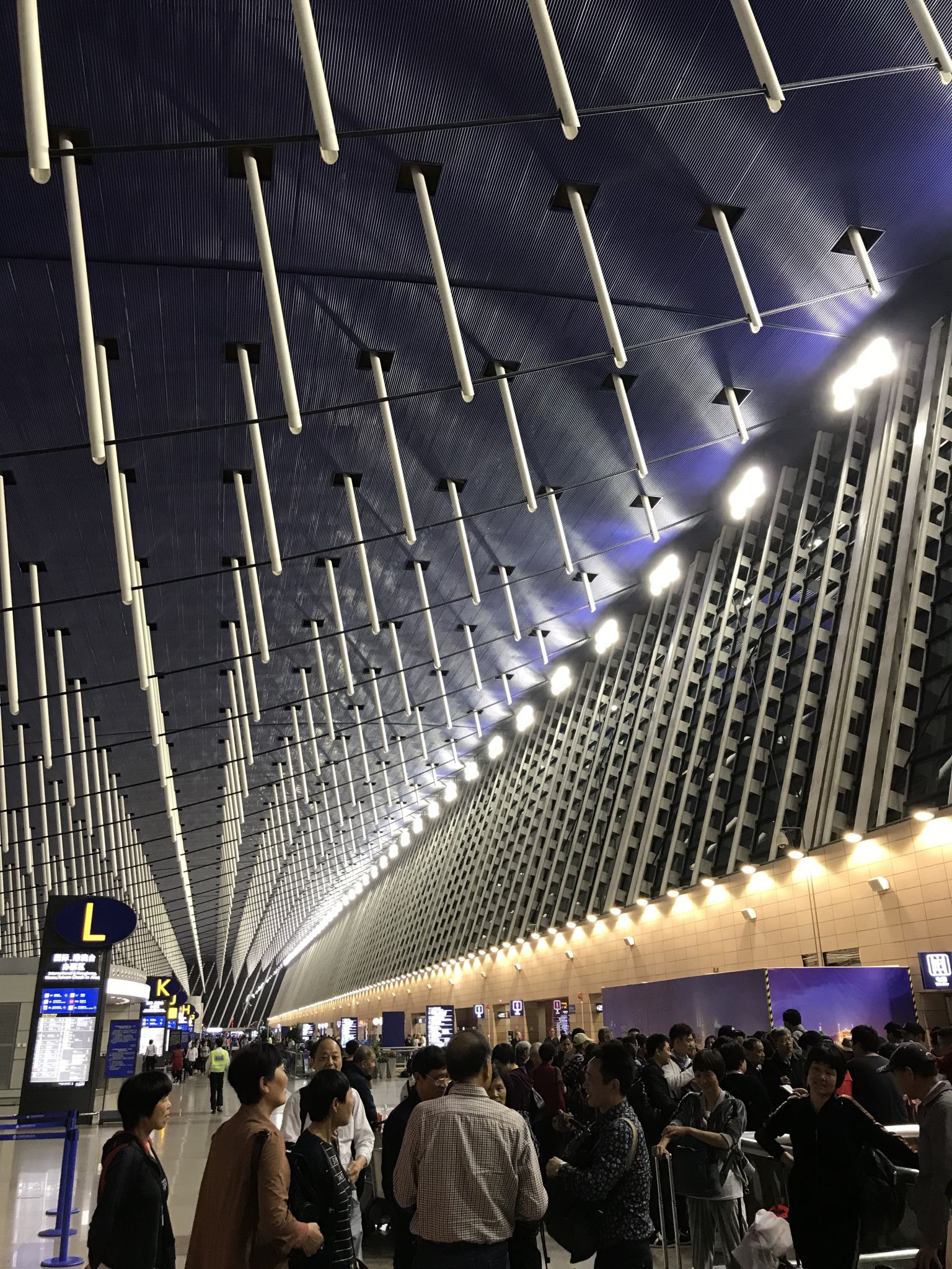 上海浦东国际机场夜景图片