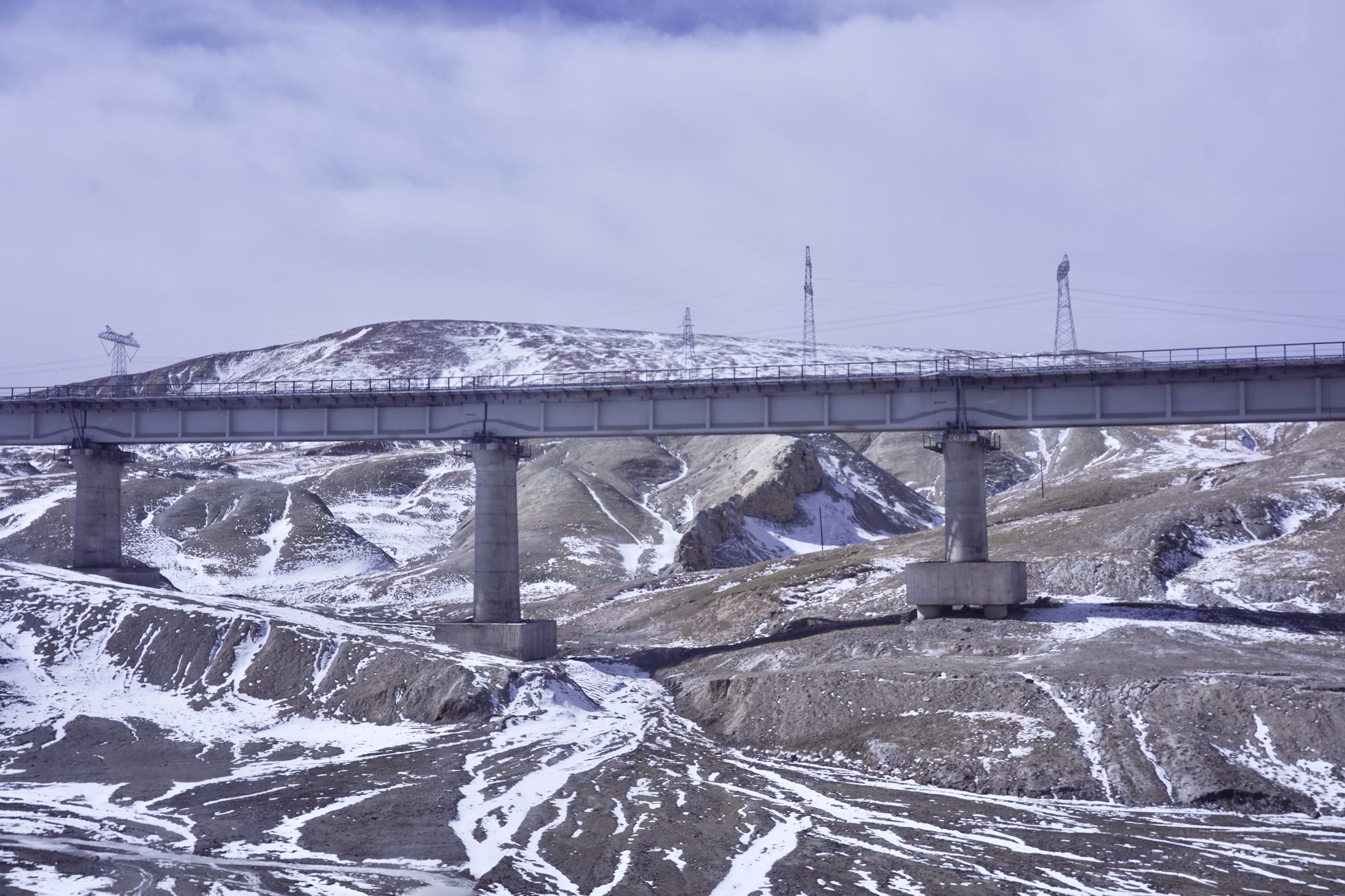 青海格尔木市可可西里三岔河特大桥
