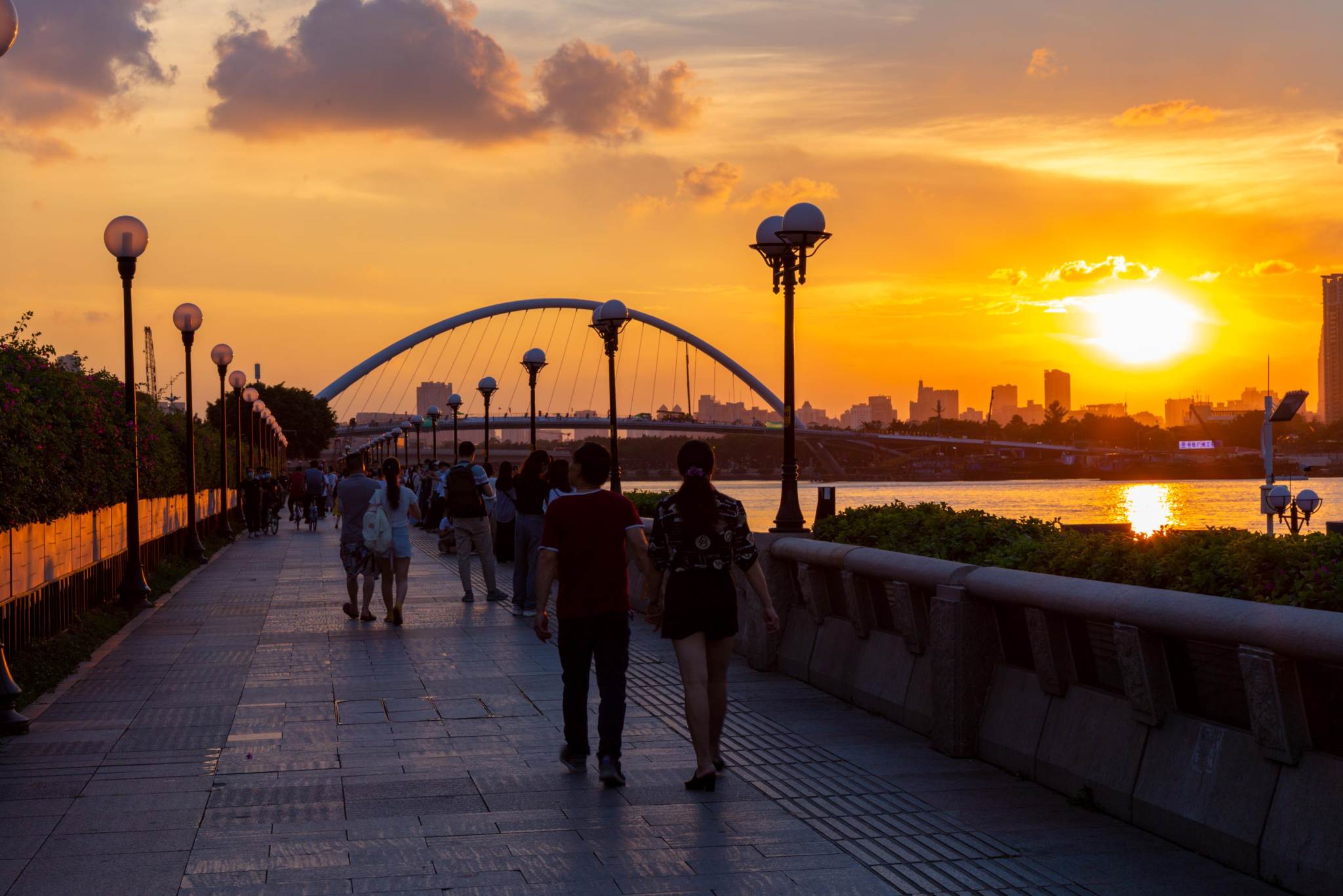 海珠桥日落图片
