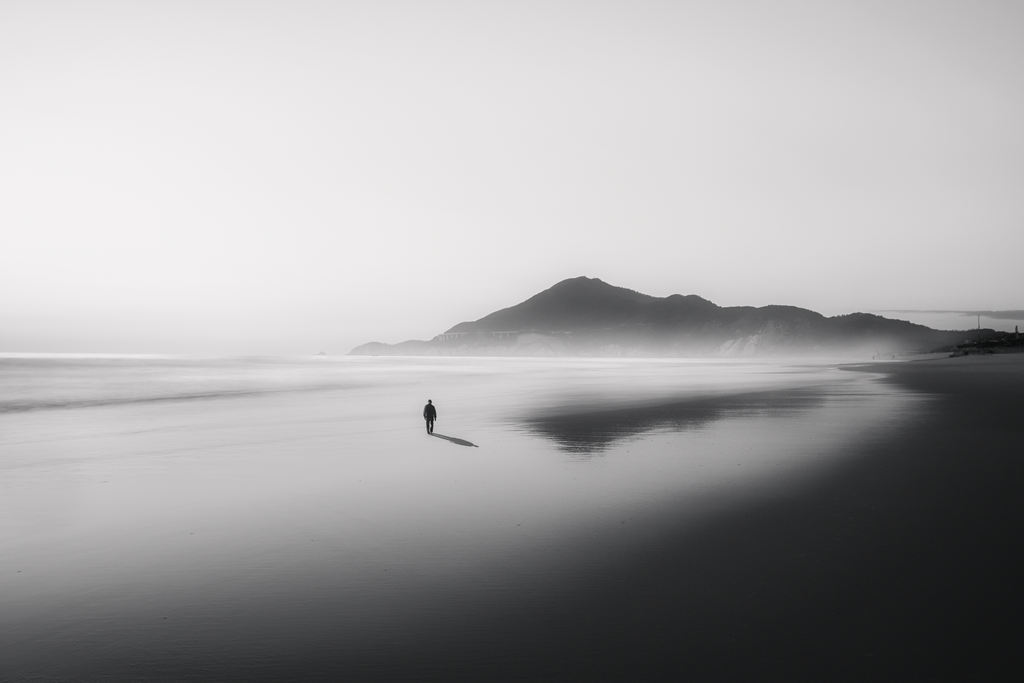 something in the way黑白摄影作品