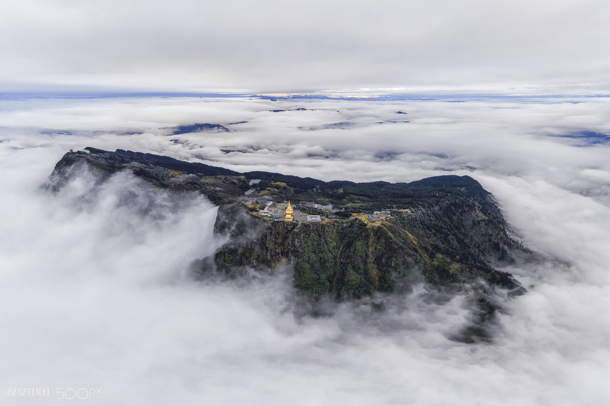 峨眉山全景