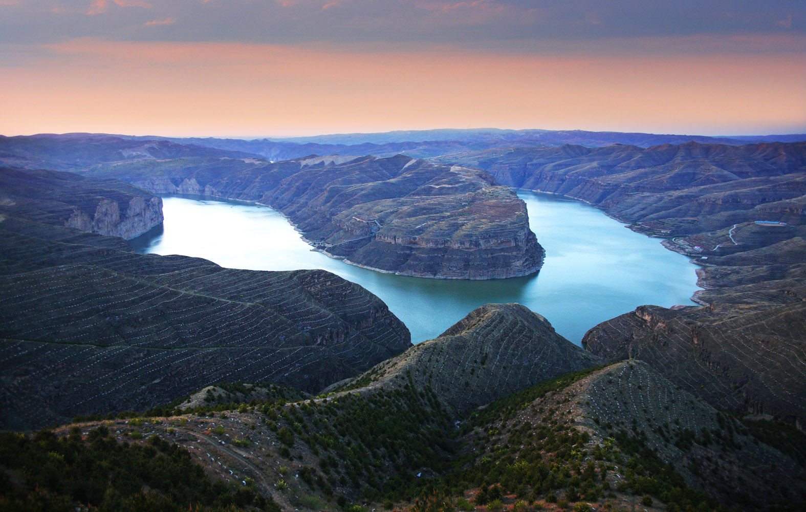 内蒙黄河大峡谷