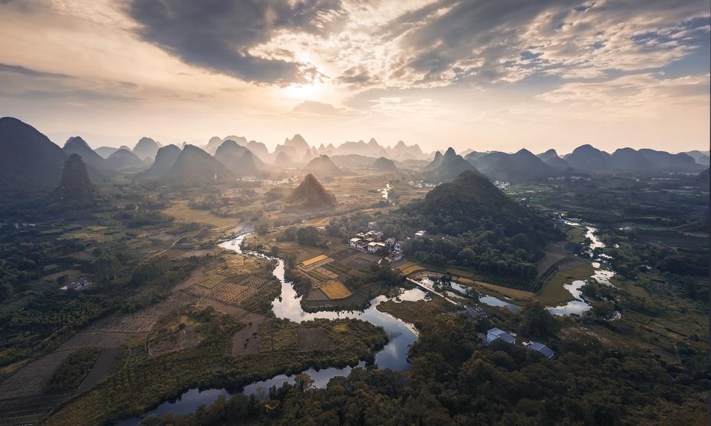 桂林翠屏五指山摄影照片