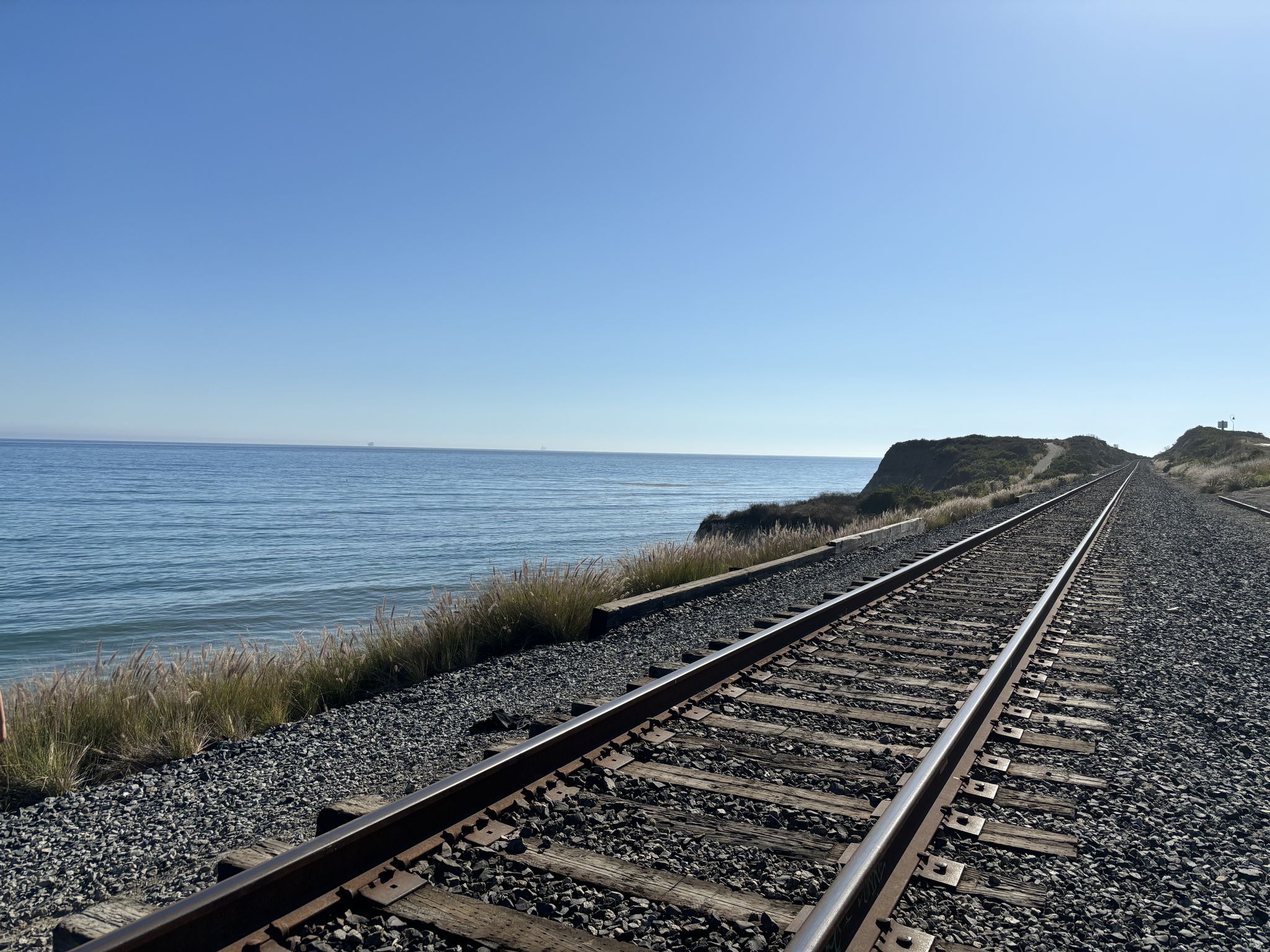 海边铁轨